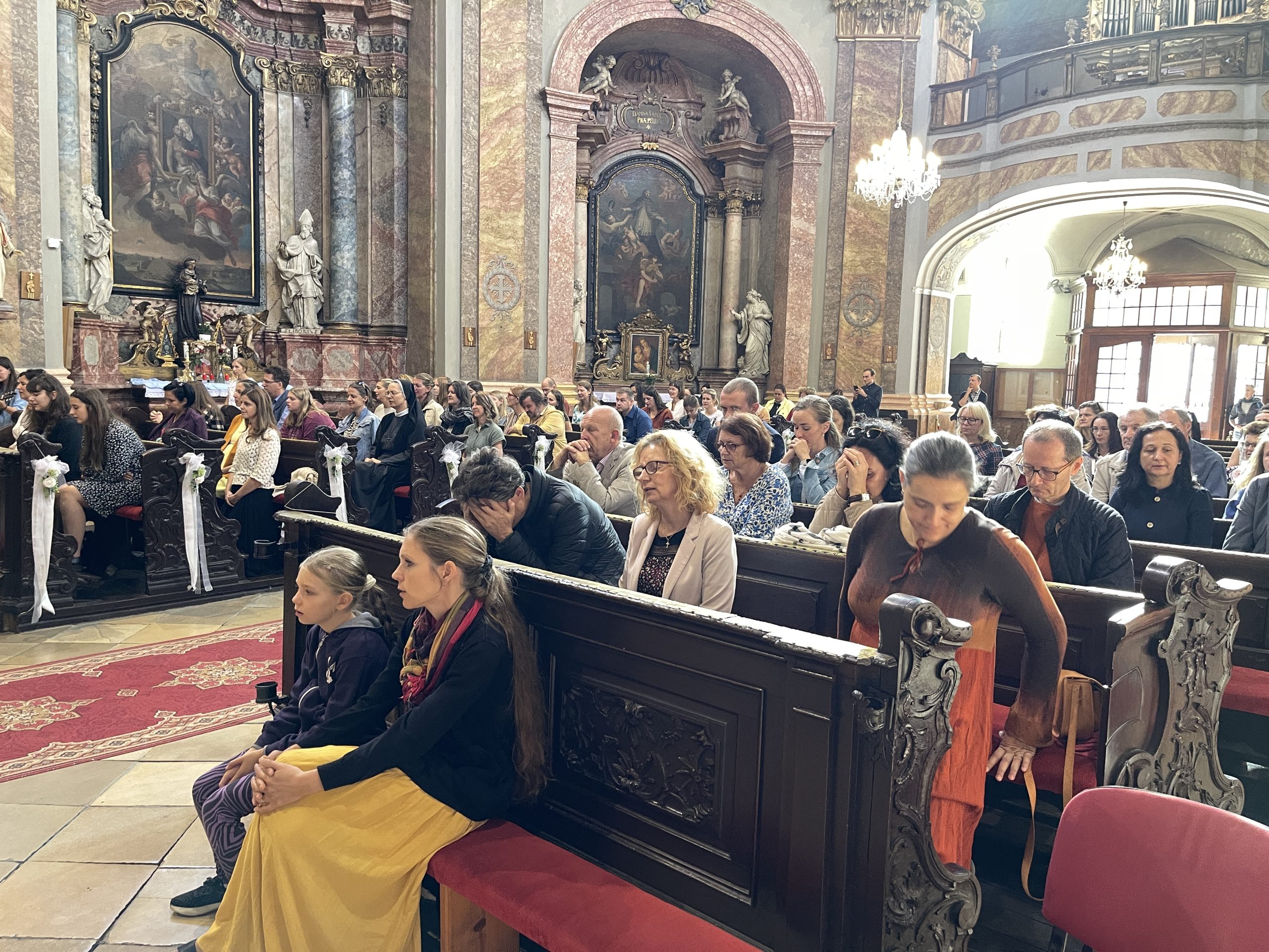 Animátori spoločenstiev, katechéti vo farnosti, lektori prípravy snúbencov, pre Cirkev našej arcidiecézy ste vzácni